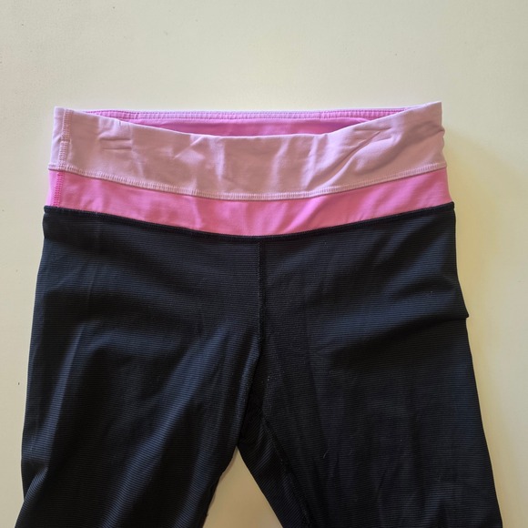 Lululemon Black Striped Crop Leggings Pink Waistband Activewear Womens - Picture 5 of 5
